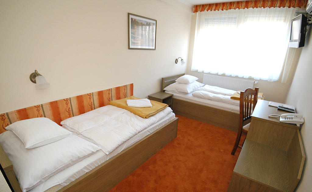 Hotel Bavaria Abda Oda fotoğraf